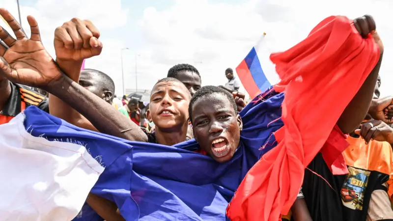 Pourquoi les États-Unis veulent reconquérir les trois juntes du Sahel désormais tournées vers la Russie