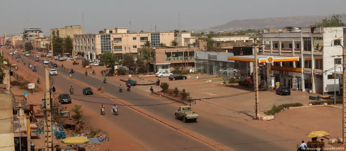 A Bamako, l&rsquo;armée patrouille, la suspicion règne
