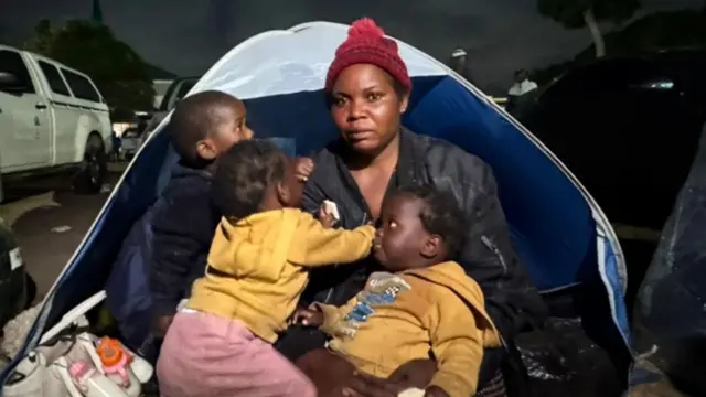 « Nous craignons pour nos vies » : la date limite pour que les migrants quittent l&rsquo;Afrique du Sud approche