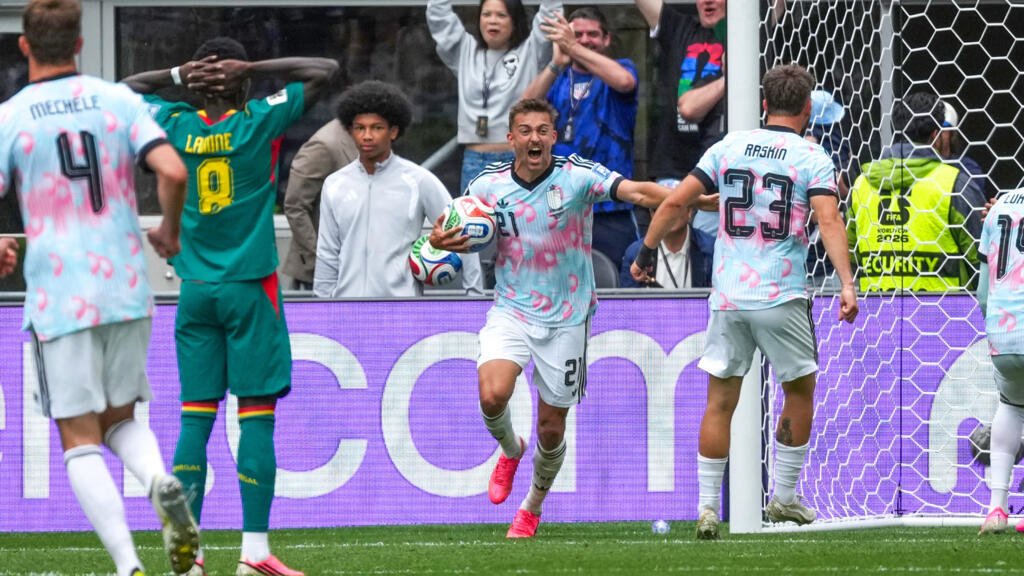 À la Une: le foot africain victime du syndrome de la dernière minute