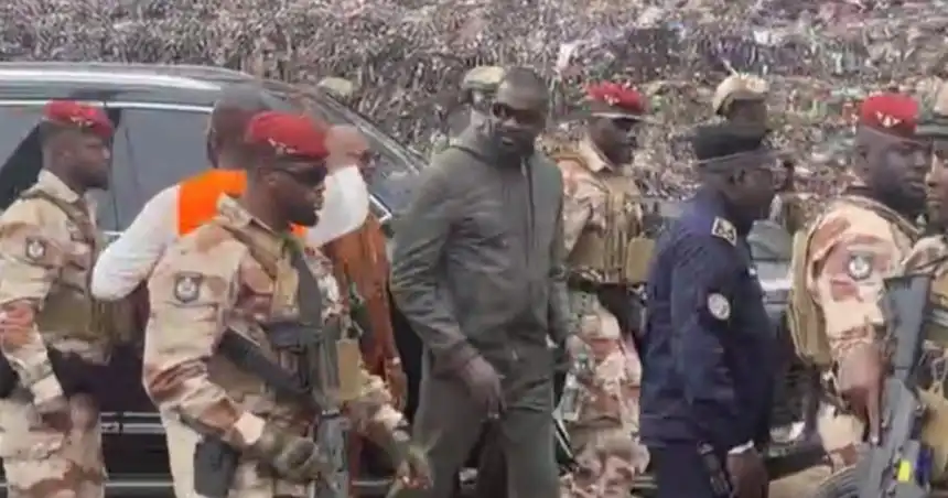 Éboulement de Dar-Es-Salam : Mamadi Doumbouya sur le terrain, près d’une semaine après le drame