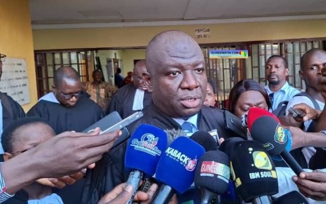 GUINÉE : LE PROCÈS D’ALGASSIMOU DIALLO OU LA RÉPUBLIQUE DES MAGNÉTOPHONES. Quand la justice se prend les pieds dans sa robe.